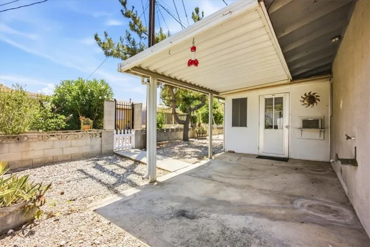 26124 New Chicago, Hemet, California 92544