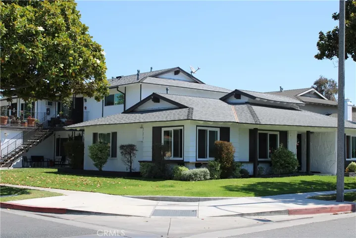2321 E Omega Avenue, Anaheim, California 92806