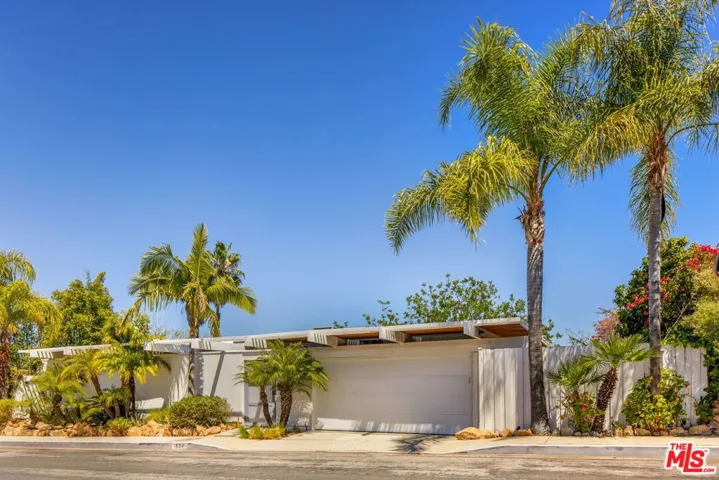 3534 Scadlock Lane, Sherman Oaks, California 91403
