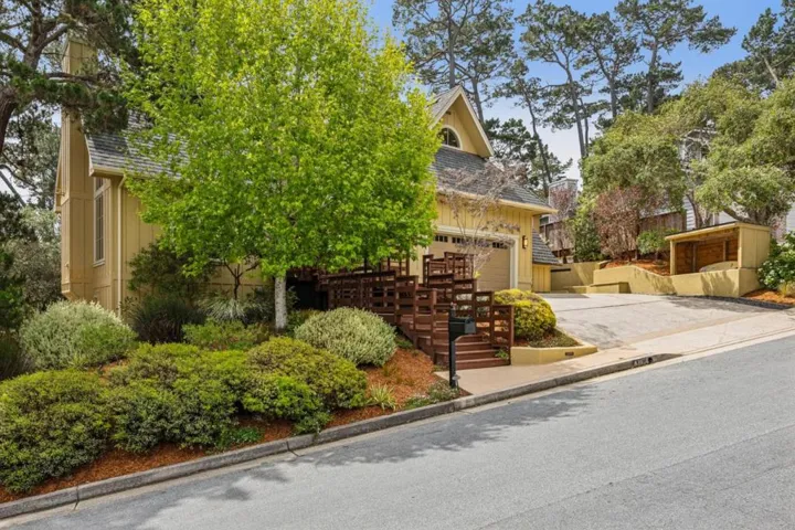 471 Dry Creek Road, Monterey, California 93940