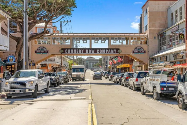 471 Dry Creek Road, Monterey, California 93940