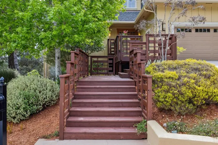 471 Dry Creek Road, Monterey, California 93940