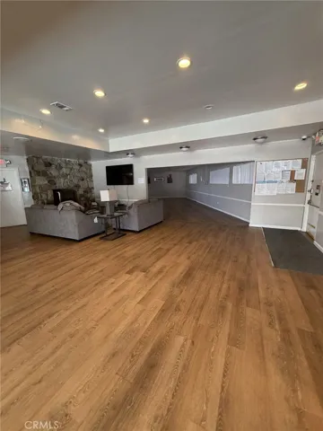 CLUB HOUSE