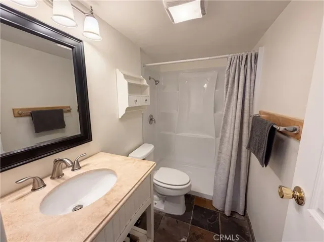 718 Blue Jay, Big Bear Lake, California 92315