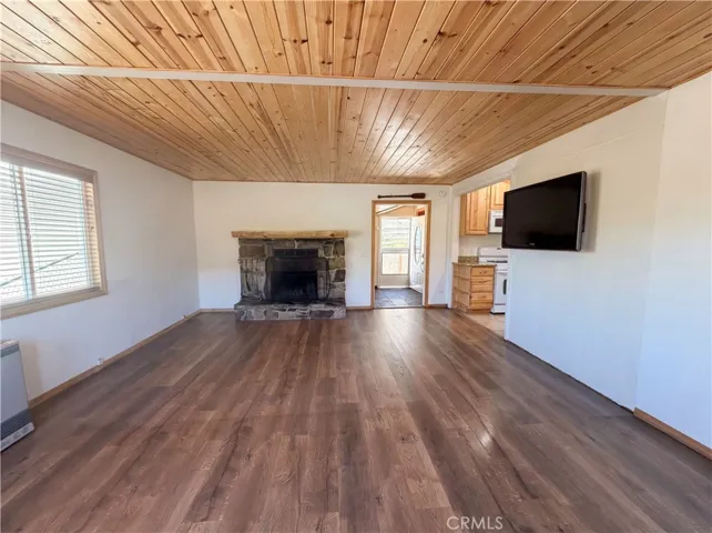 718 Blue Jay, Big Bear Lake, California 92315