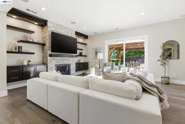2133 Pleasant View Lane, Livermore, California 94550