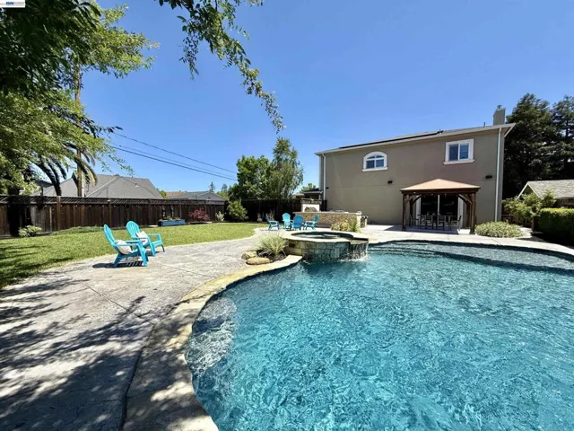 2133 Pleasant View Lane, Livermore, California 94550