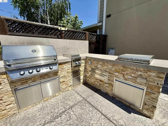 2133 Pleasant View Lane, Livermore, California 94550