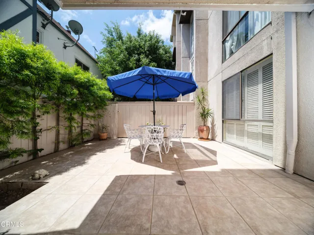 1260 Beverly_Small-22