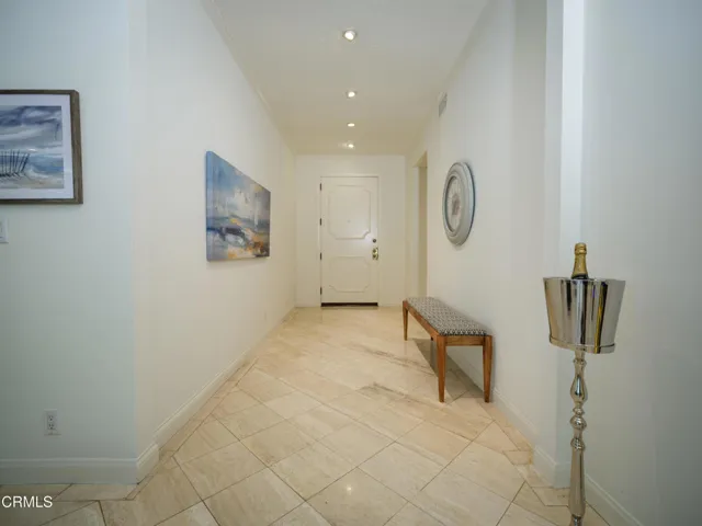 1260 Beverly_Small-54