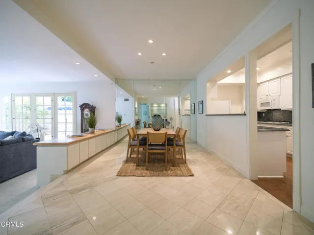 1260 Beverly_Small-13