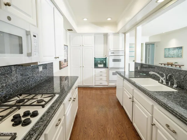 1260 Beverly_Small-2