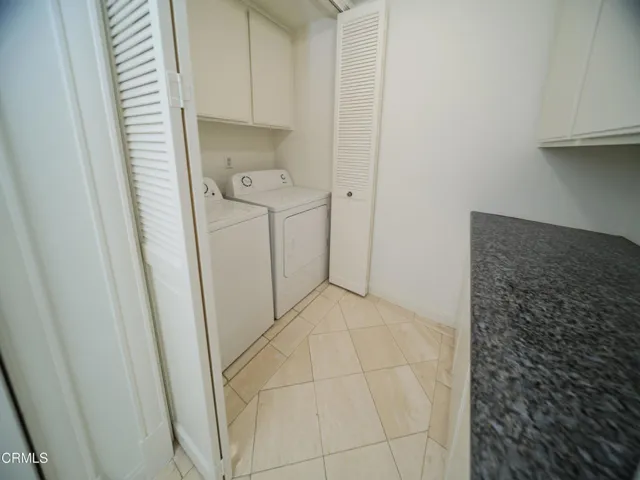 1260 Beverly_Small-60