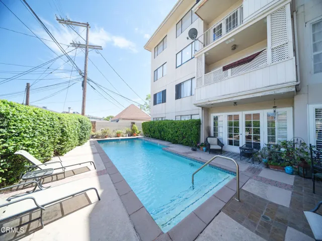 1260 Beverly_Small-63