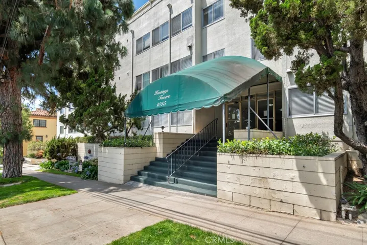 1015 N Michillinda 302, Pasadena, California 91107