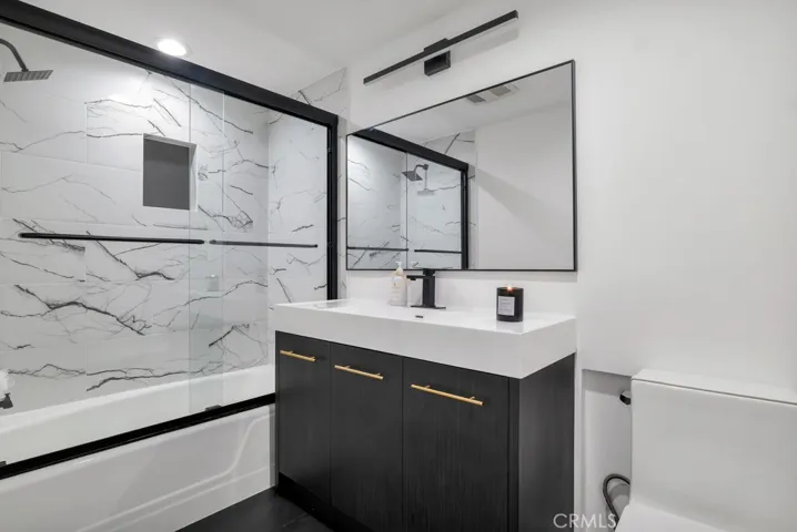 1015 N Michillinda 302, Pasadena, California 91107