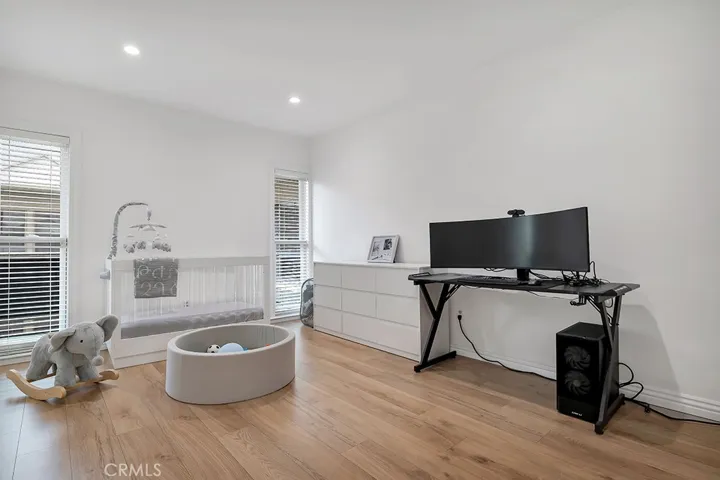 1015 N Michillinda 302, Pasadena, California 91107