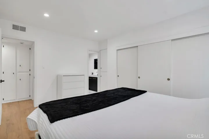 1015 N Michillinda 302, Pasadena, California 91107
