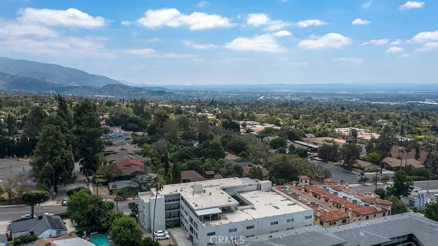 1015 N Michillinda 302, Pasadena, California 91107
