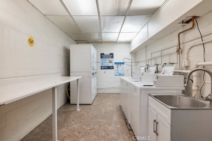 1015 N Michillinda 302, Pasadena, California 91107