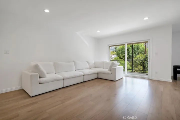 1015 N Michillinda 302, Pasadena, California 91107