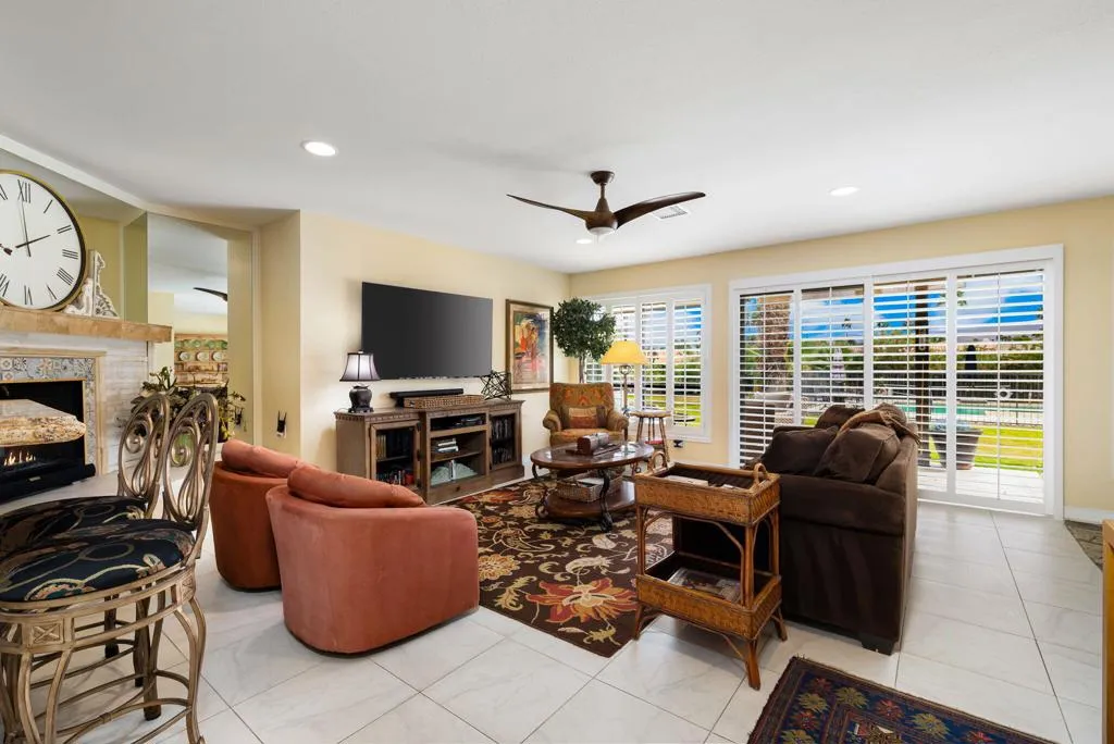16-web-or-mls-LFBayside_OPMG_0326_016