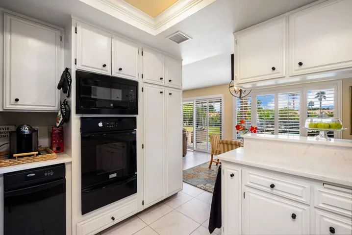 25-web-or-mls-LFBayside_OPMG_0326_025