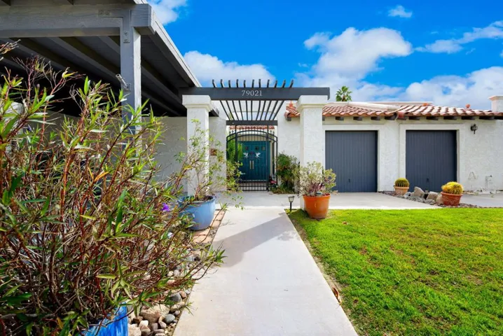 10-web-or-mls-LFBayside_OPMG_0326_010
