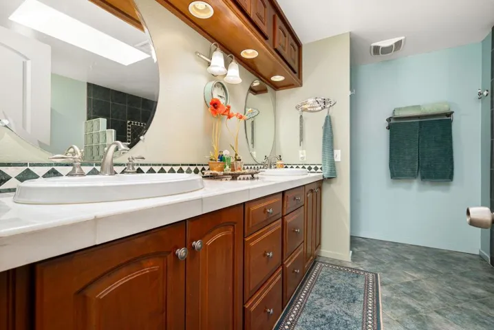 41-web-or-mls-LFBayside_OPMG_0326_041