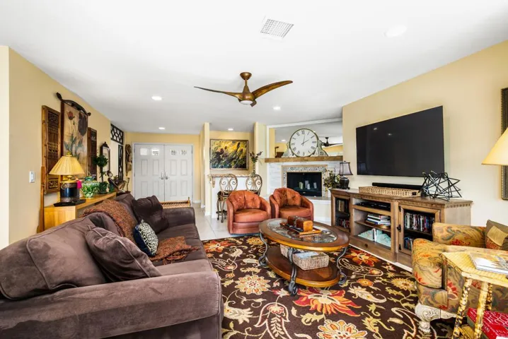 19-web-or-mls-LFBayside_OPMG_0326_019