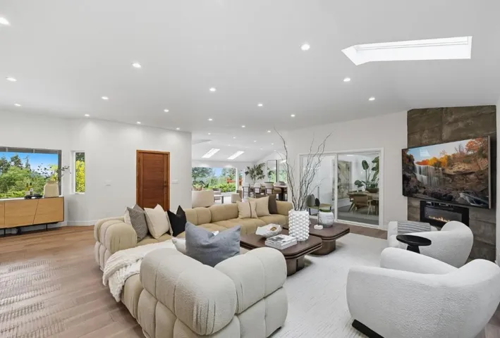 15560 Blossom Hill Road, Los Gatos, California 95032