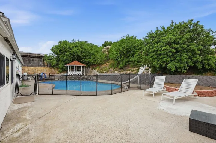 13104 Lakeview Granada Drive, Lakeside, California 92040