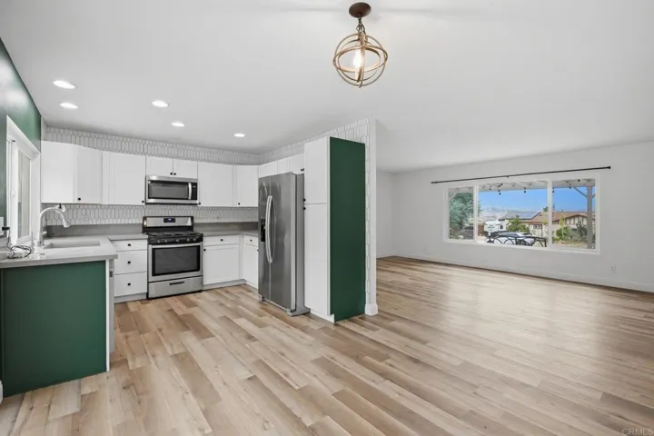 13104 Lakeview Granada Drive, Lakeside, California 92040