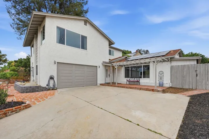 13104 Lakeview Granada Drive, Lakeside, California 92040