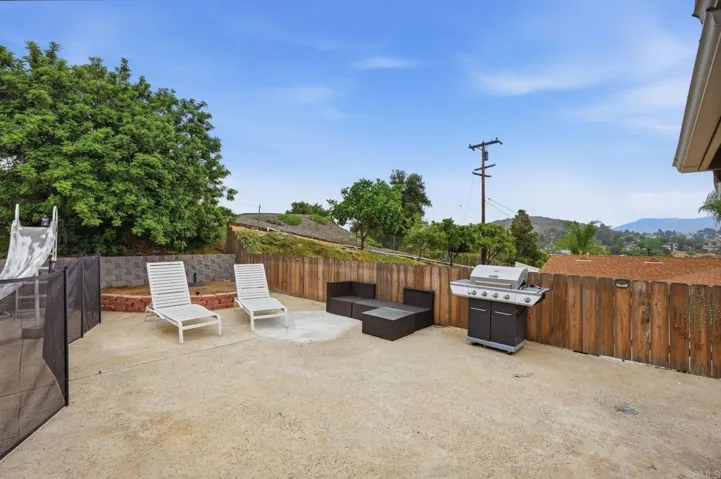13104 Lakeview Granada Drive, Lakeside, California 92040