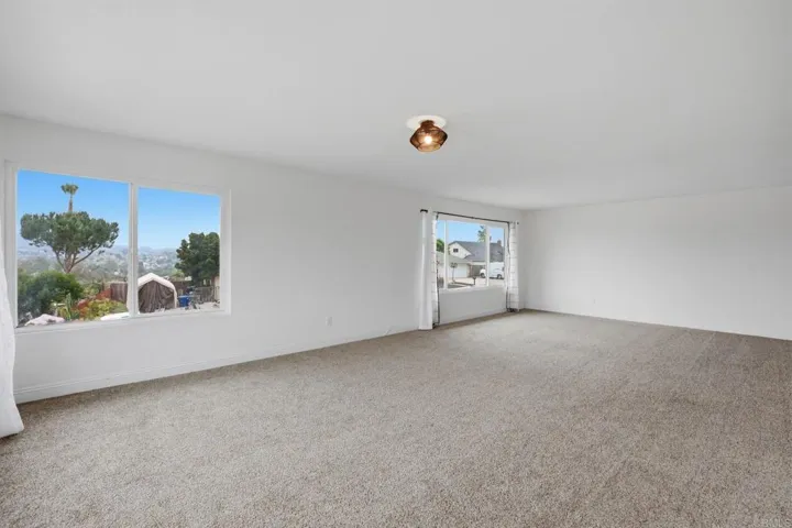 13104 Lakeview Granada Drive, Lakeside, California 92040