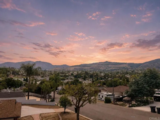 13104 Lakeview Granada Drive, Lakeside, California 92040