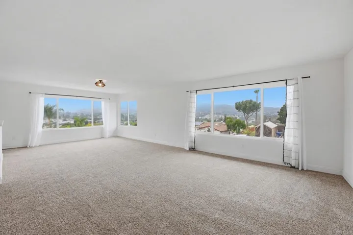 13104 Lakeview Granada Drive, Lakeside, California 92040