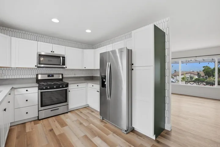 13104 Lakeview Granada Drive, Lakeside, California 92040