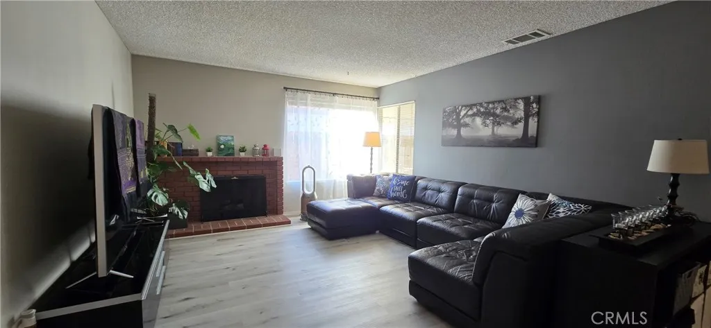 Living Room_Day