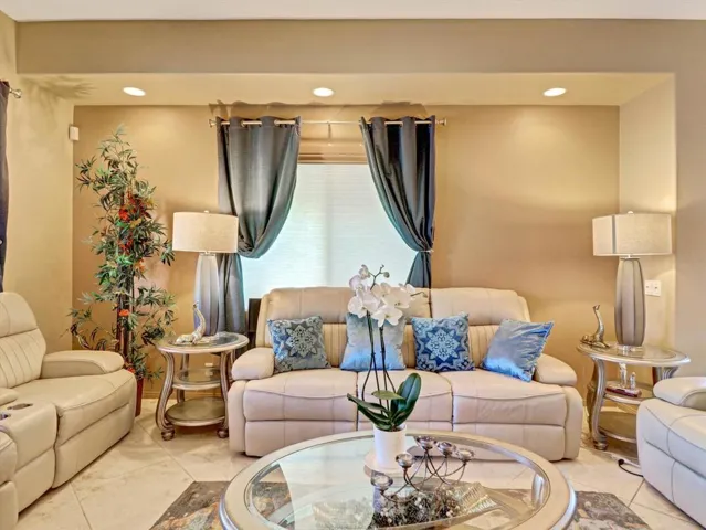 25-36 Vista Mirage Way-25