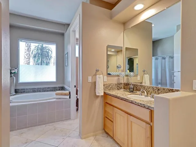 48-36 Vista Mirage Way-48