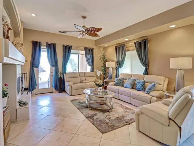24-36 Vista Mirage Way-24