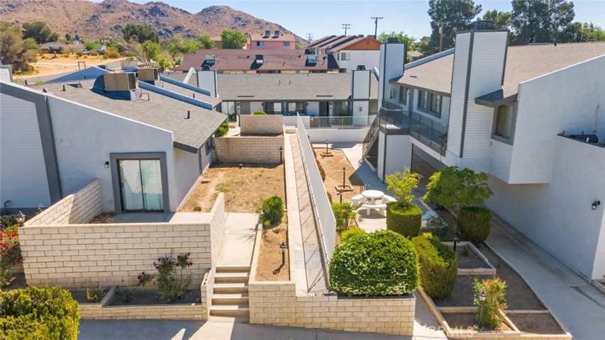 19087 Allegheny, Apple Valley, California 92307