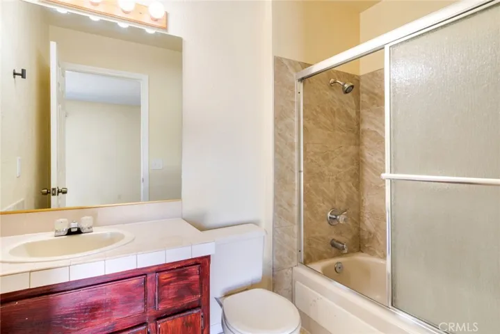 19087 Allegheny, Apple Valley, California 92307