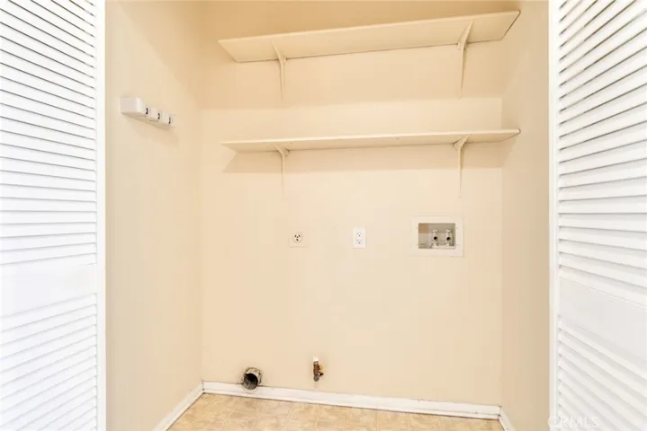 19087 Allegheny, Apple Valley, California 92307