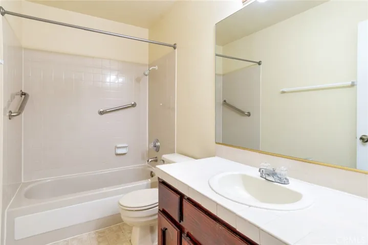 19087 Allegheny, Apple Valley, California 92307