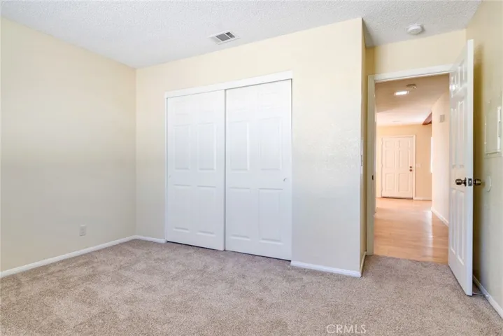 19087 Allegheny, Apple Valley, California 92307