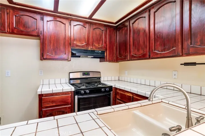 19087 Allegheny, Apple Valley, California 92307