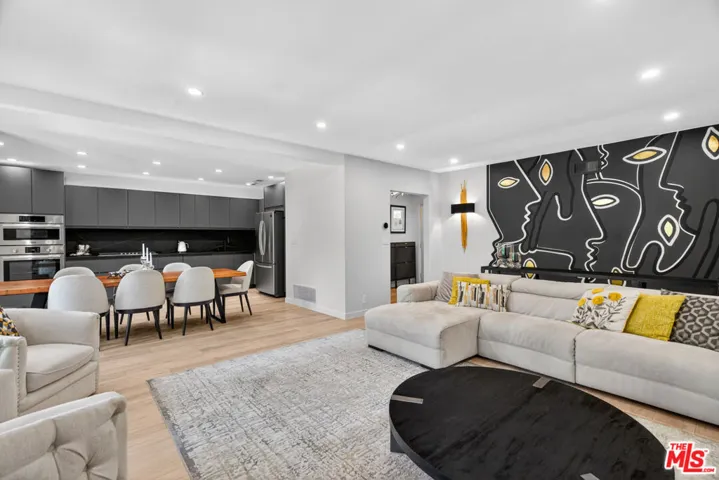 22217 Ybarra Road, Woodland Hills, California 91364